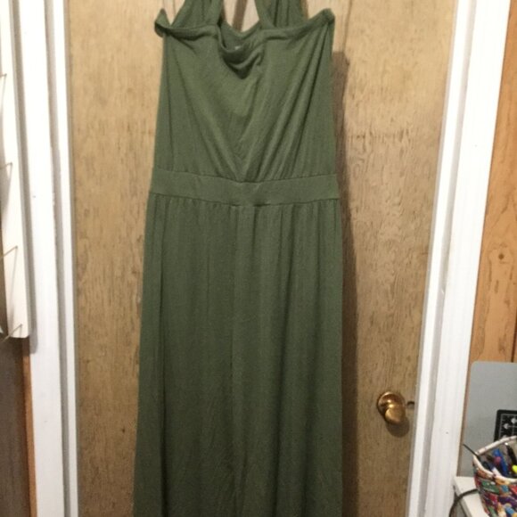 Suzy Shier wide legged cropped jumpsuit size medium has pockets army green - Picture 5 of 6